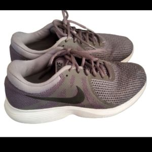 Nike Revolution 4 Size running shoe sneakers
